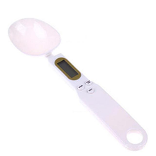 Portable precise digital measuring spoon with LCD display