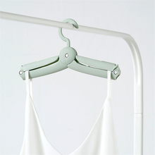 Mini travel folding hanger